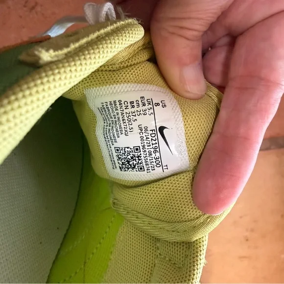 Nike Wmns Phoenix Waffle Chlorophyll Safety Orange - Picture 5 of 5